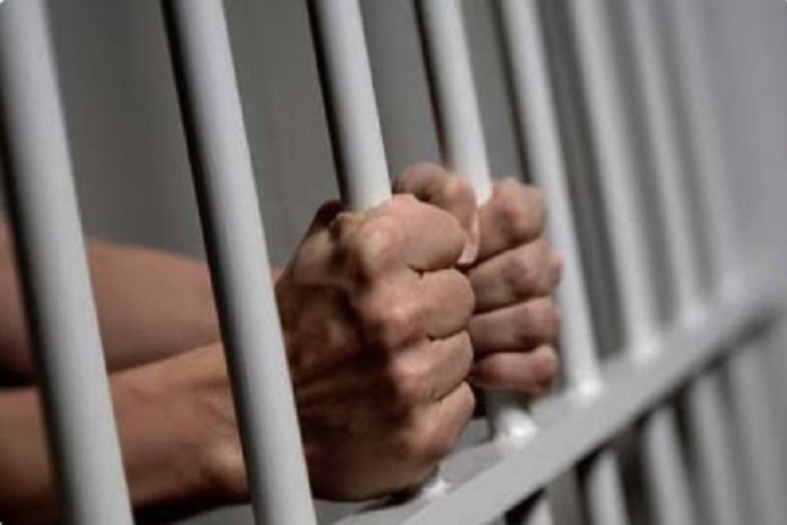 Prisión preventiva: supuestos en los que se puede revocar la medida de comparecencia con restricciones