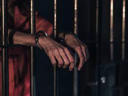 Anulan prisión preventiva: Frente a la inasistencia al juicio oral corresponde la declaración de contumacia y no la inmediata privación de la libertad