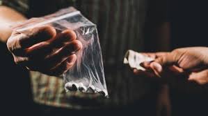 Tráfico ilícito de drogas: Absolución por no haber prueba suficiente para determinar participación alguna en el hecho imputado