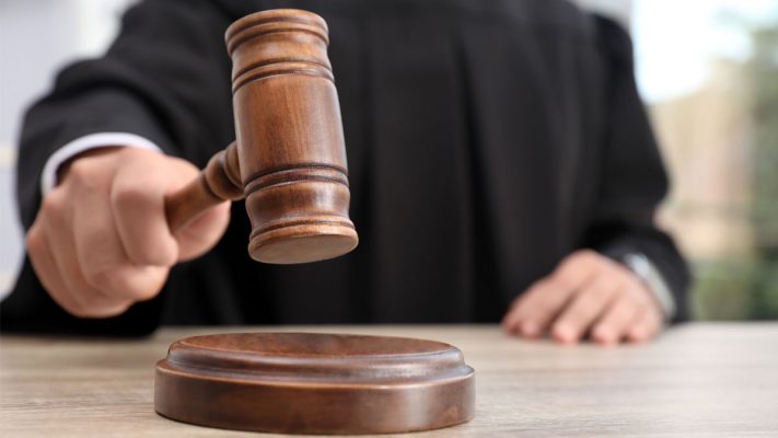 Ante oposición del sobreseimiento el juez está obligado a realizar control de legalidad
