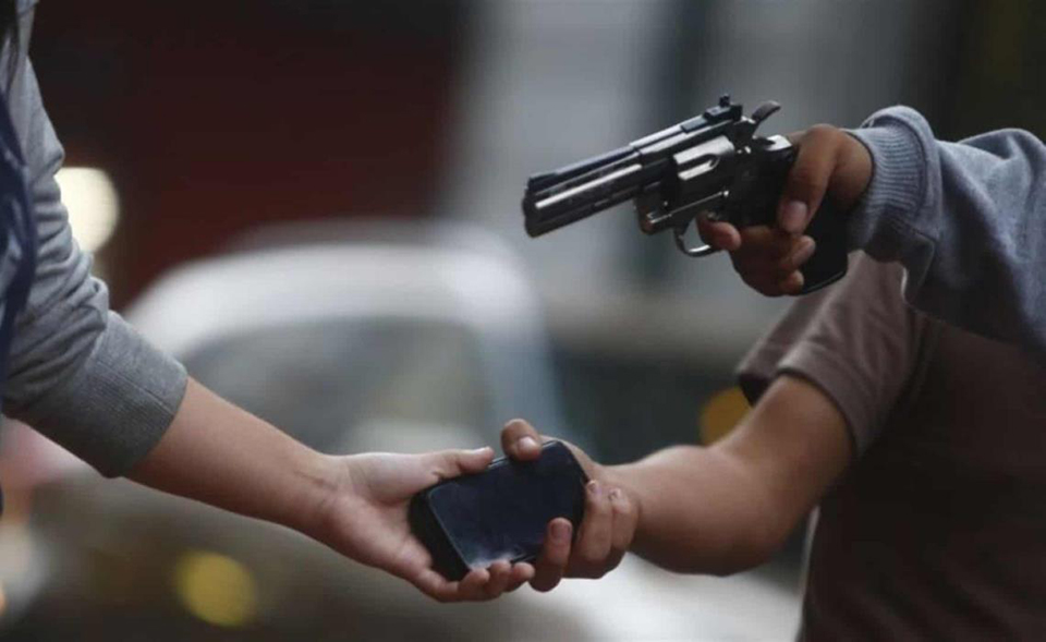 El desistimiento voluntario en el delito de robo implica una coacción consumada