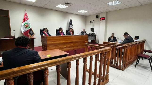 Que el acusado no haya podido hacer sus descargos luego de los alegatos de clausura por su propia inasistencia a la audiencia no lesiona derecho de defensa